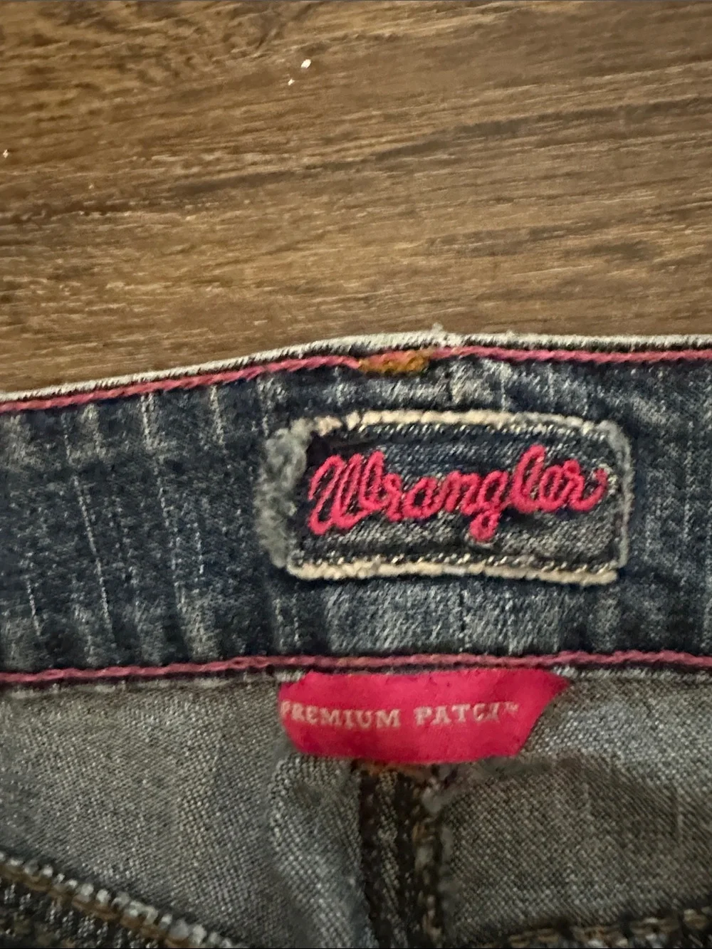 Wrangler  Straight Jeans - Faded Blue Denim